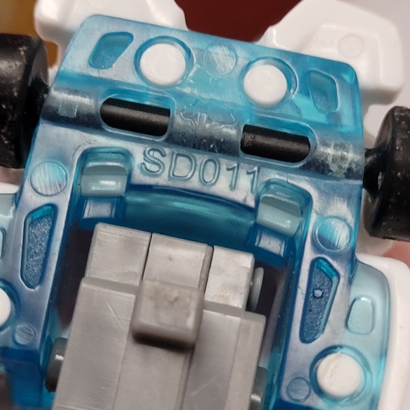 KINDER JOY Surprise Egg Toy SD011- White/ Blue Pull Back Racing Car. Get ready f - Picture 6 of 7